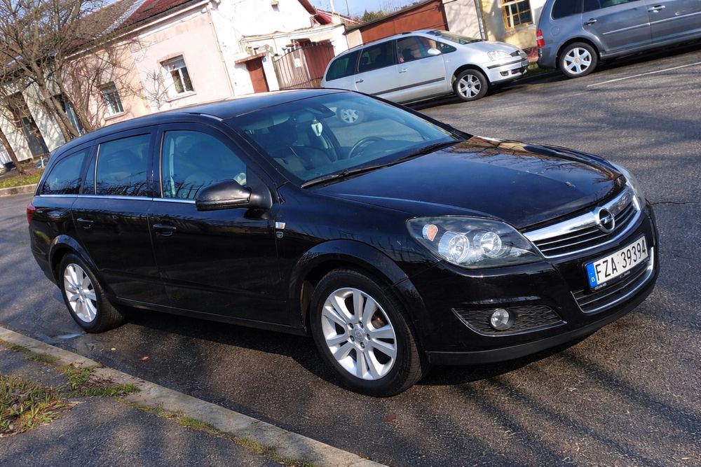 Opel astra 2010. Merge foare bine