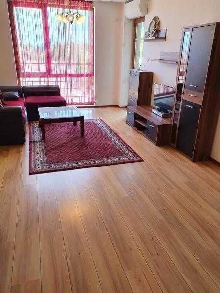 Дава се под наем Двустаен апартамент в Бургас, Център - 76 кв.м за 408 € - Снимка #1