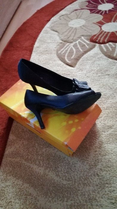 Pantofi de ocazie din saten