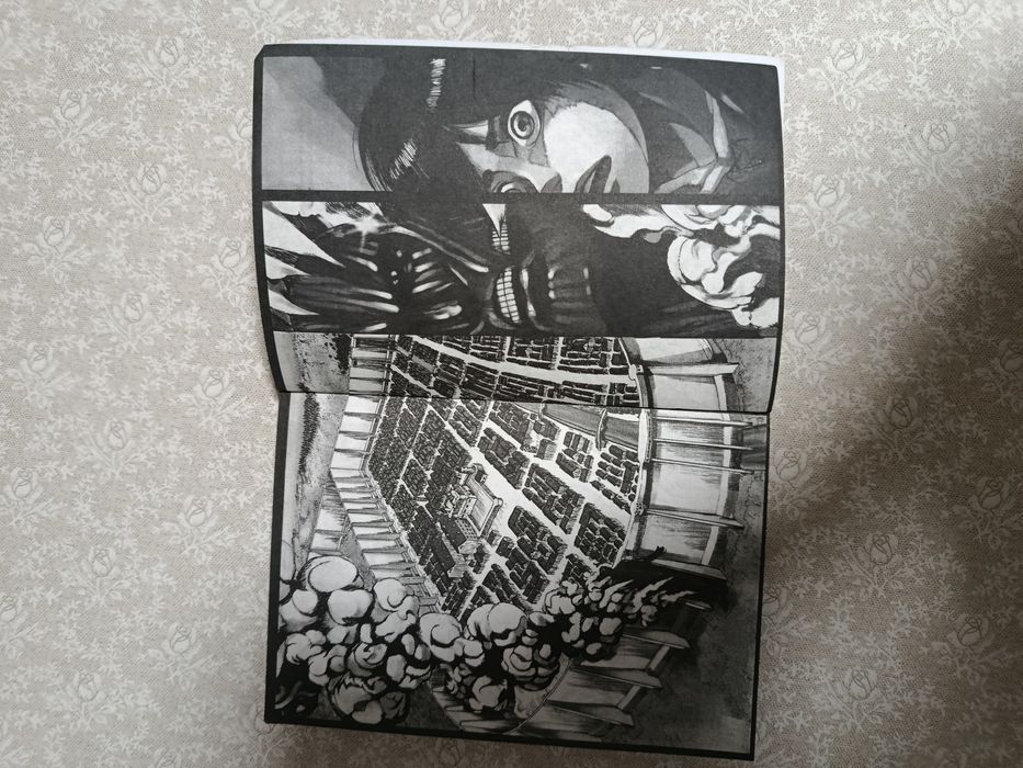 Продам мангу "Атака титанов*