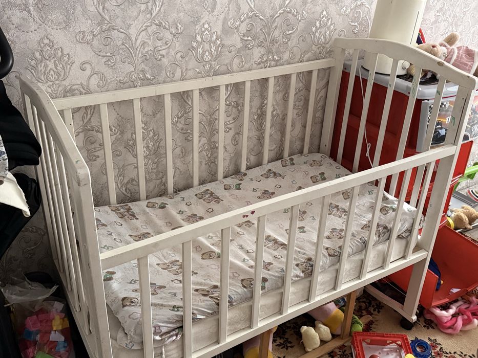 Продам детскую кроватку