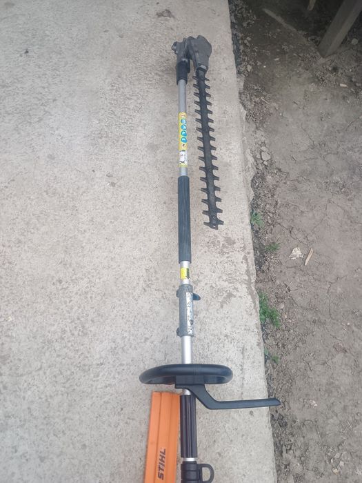 Vând Trimer gard viu Stihl KM 85 R