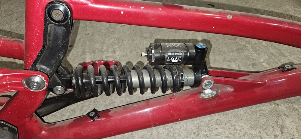 Части за dh колело