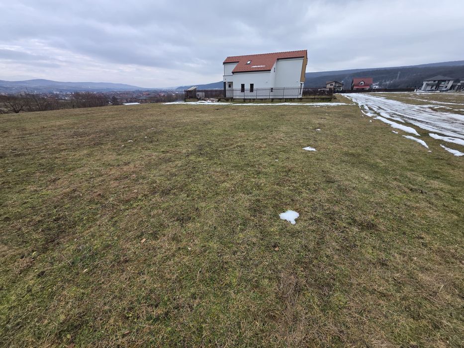 Vand teren intravilan in Gilau