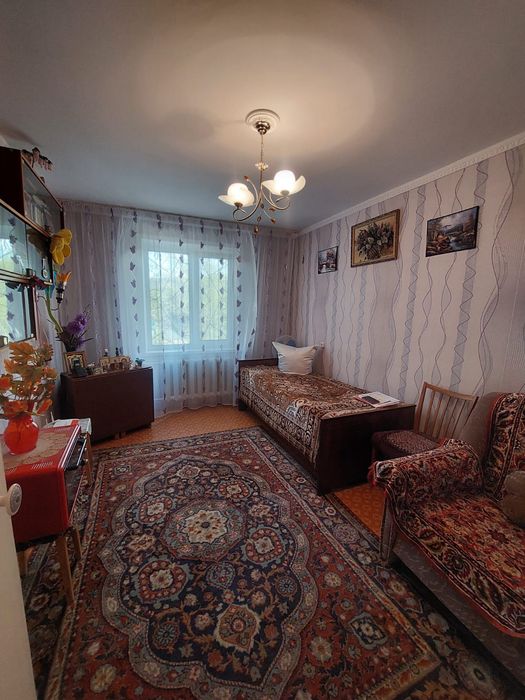 Продам 2 комн квартиру на Туркестане