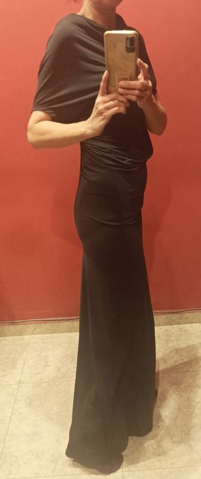 Стилна дълга черна рокля