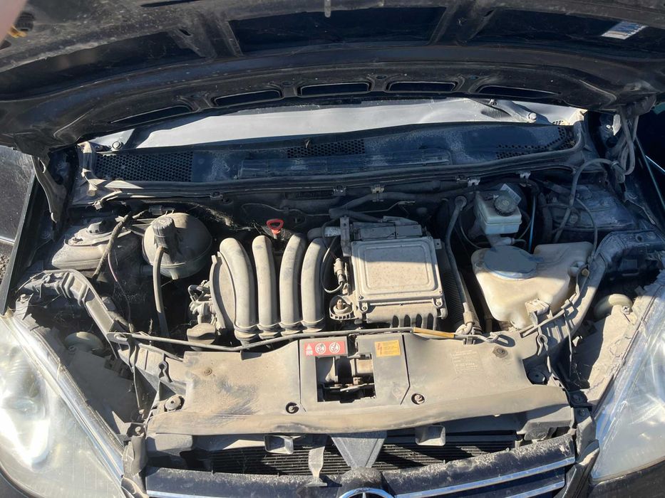 Dezmembrez Mercedes Benz A150 W169 negru 2006 4usi benzina