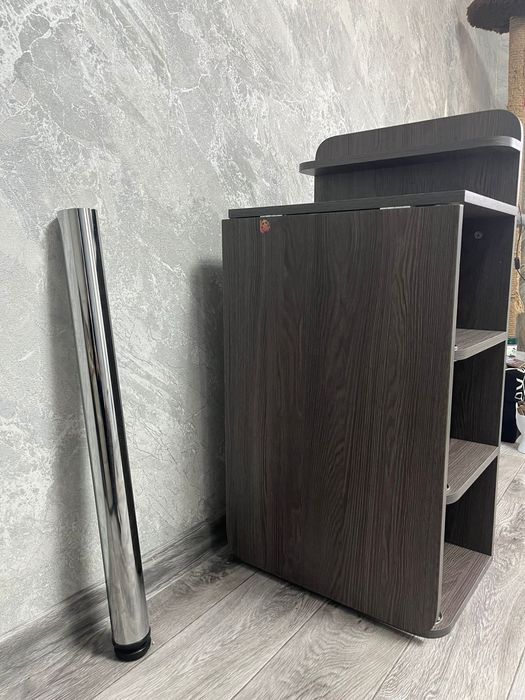 Продам Маникюрный столик