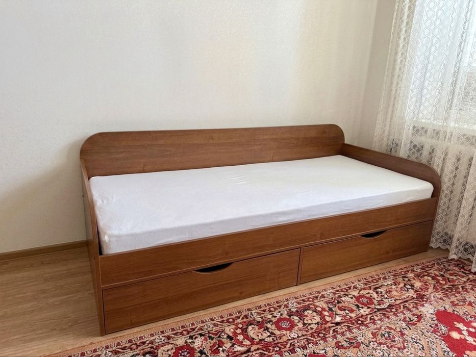 Продам односпальную кровать