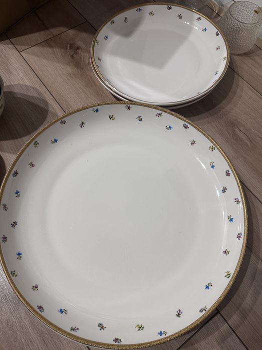 Сервизный посуда