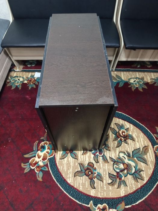 Стол обеденный...