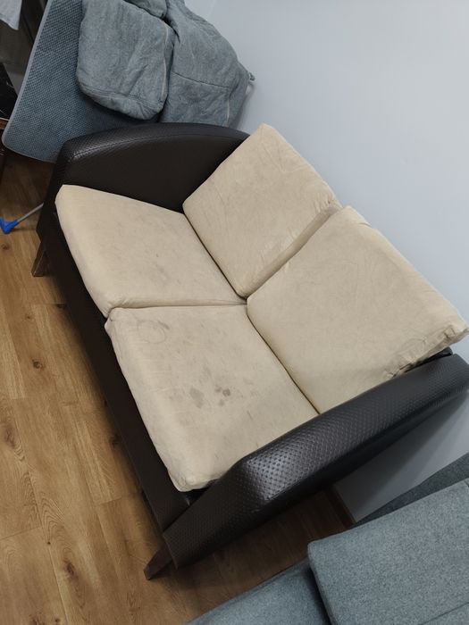 Продам диван 2 местный