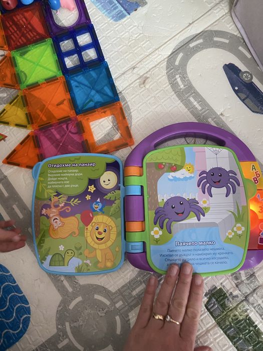 Музикална книжка Fisher price