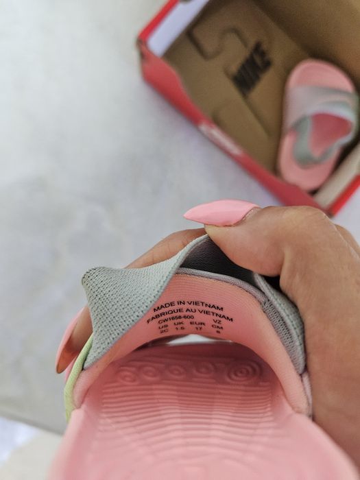 Денско екипче и сандалки на NIKE