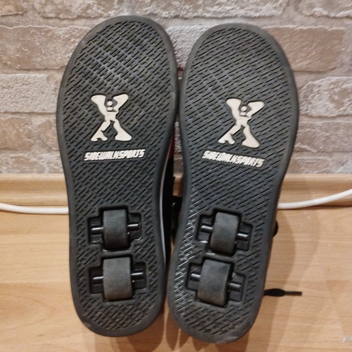 Pantofi / adidași HEELYS cu roți mărimea 39