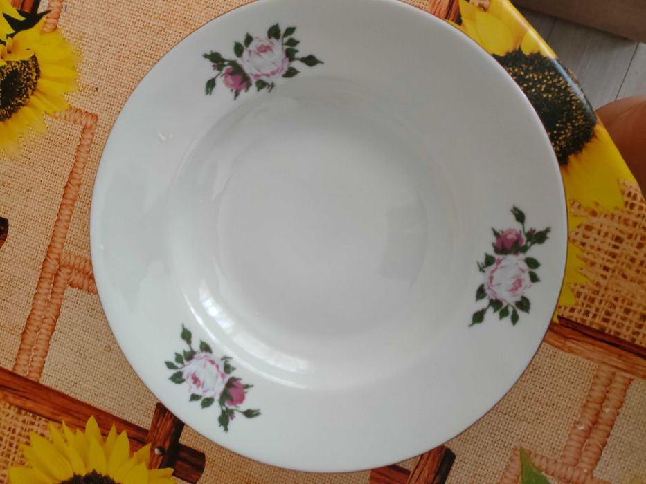 Порцеланови чинии