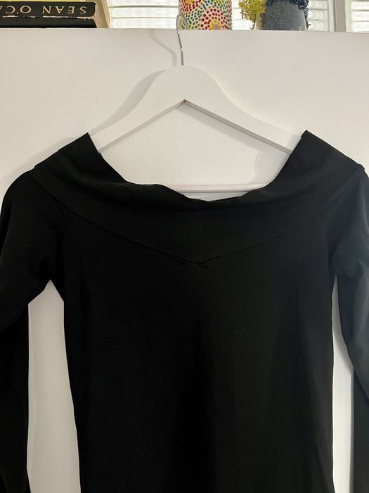 Rochie midi neagră Even&Odd pe umeri cu mâneci lungi S