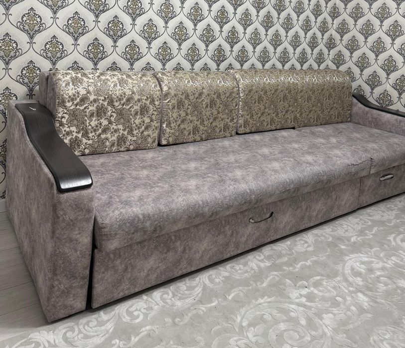 Продаётся диван.