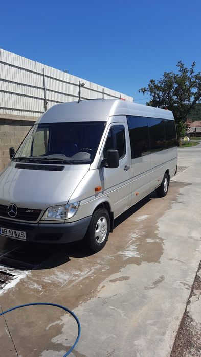 Transport persoane, Inchiriere microbuze cu sofer