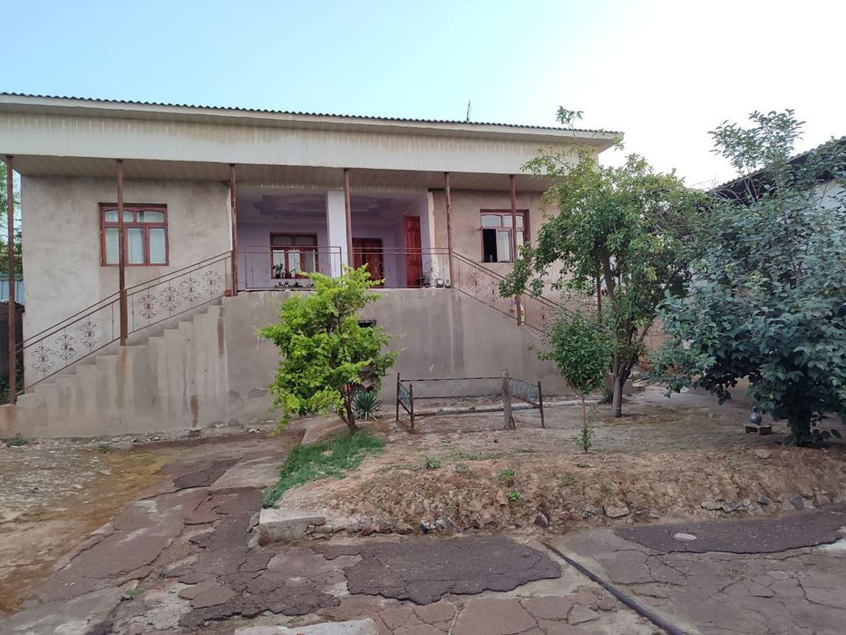 Hovli uy kvartira ga almashiladi kotta hovli 6 sotix yandi qurilgan