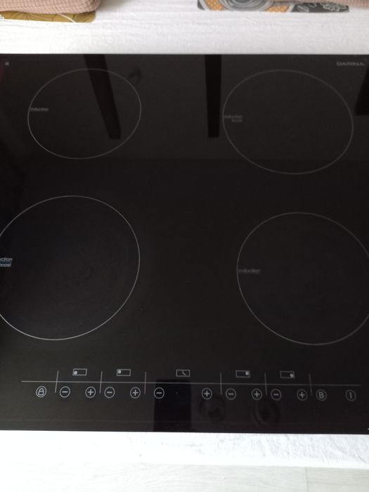 Продаётся индукционная варо ная поверхность.