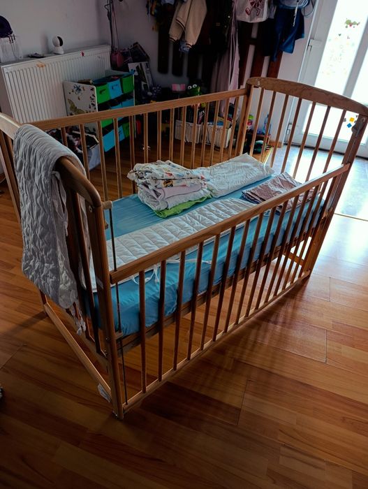Pat pătuț bebe - copii din lemn masiv de pin, natur, laterala culisanta, 0 luni - 4 ani
