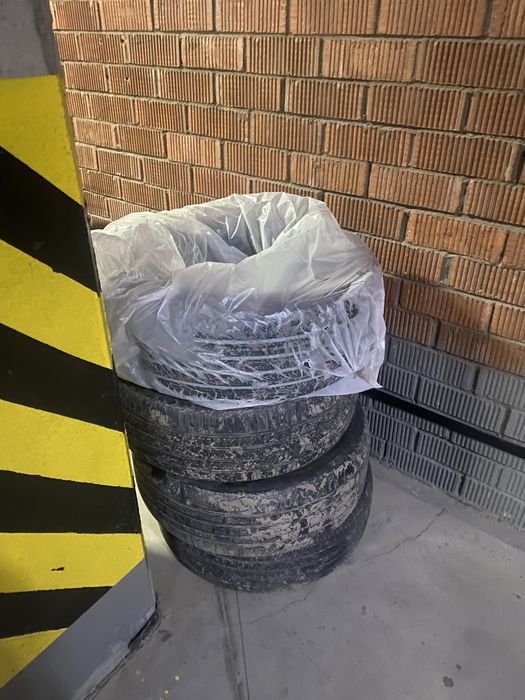 Продам летние шины 215/55/17 камри