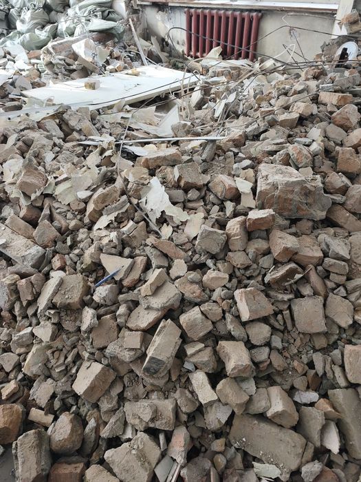 Кирпичи отходы после демонтажа