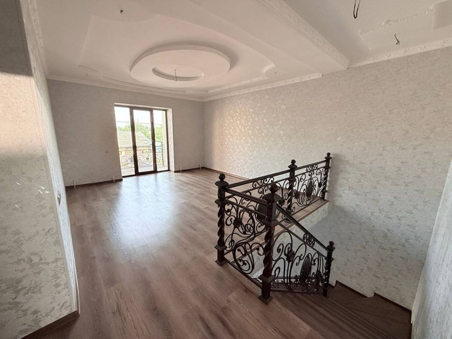 Участка продается с ремонтом 2 соток 7 комната Рядом Аэропорт