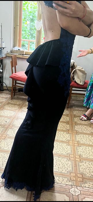 Бална рокля с гол гръб по тялото, размер S