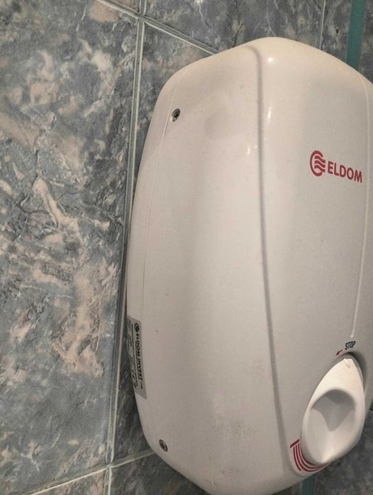 Проточен бойлер ЕЛДОМ с душ слушалка