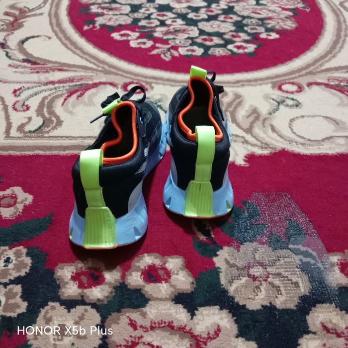 Спортивный красовки