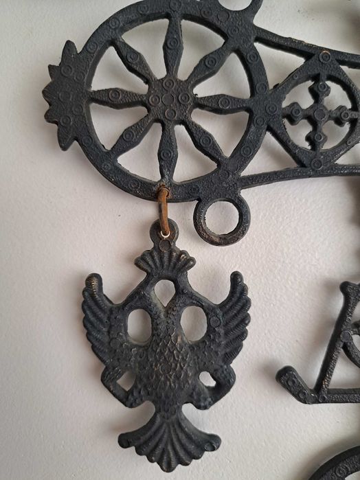 Cruce bizantină
Suport de lumânare din alamă și bronz
Patinat vintage