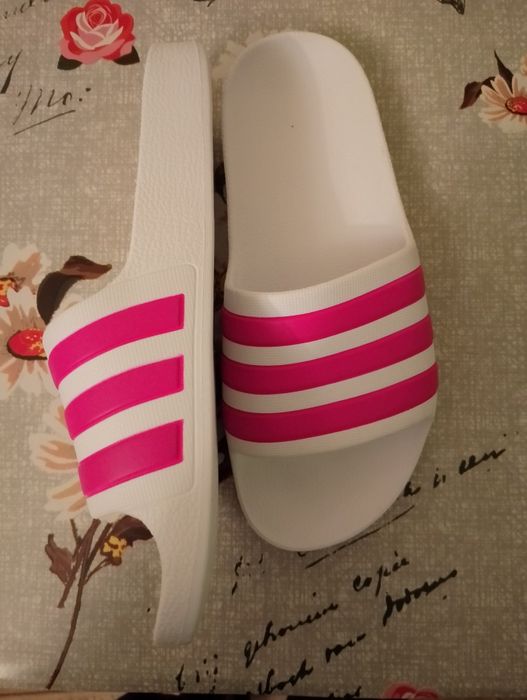 . Addidas. Șlapi dama- New