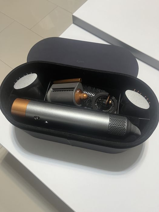 Dyson airwarp