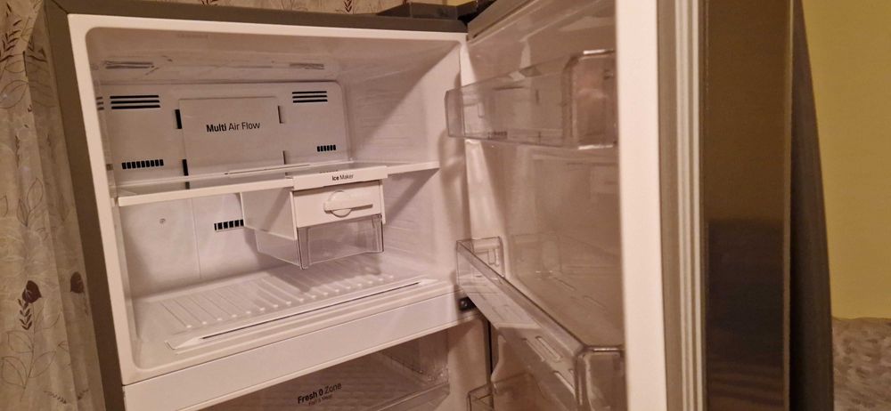 Frigider LG, cu congelator, NO FROST, capacitate mare