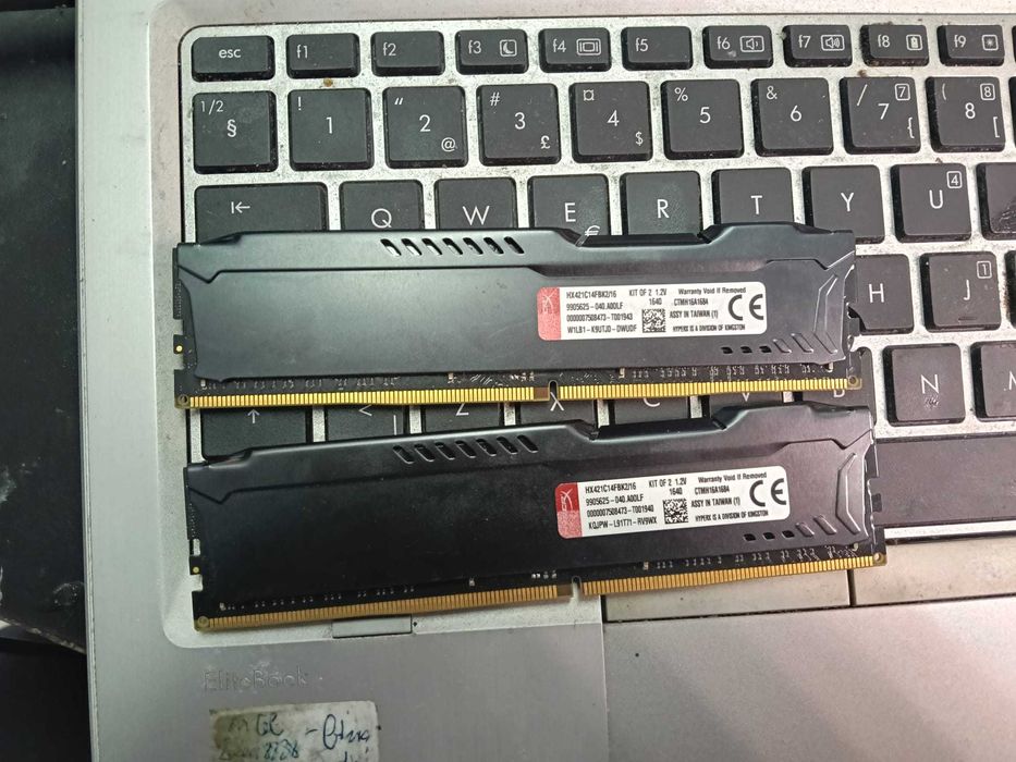 Vand memorii ddr3 si ddr4 de 4,8 , 16 gb, ssd de 240 gb, 512 gb , 1 tb