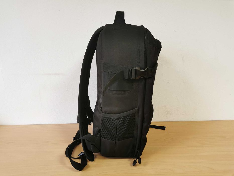 Lowepro Pro Runner 300 AW раница за фотоапарат