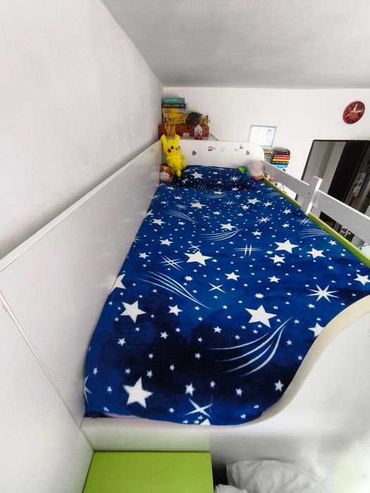 Vând pat supraetajat in stare foarte buna