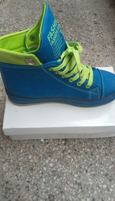 Дамски кецки нови