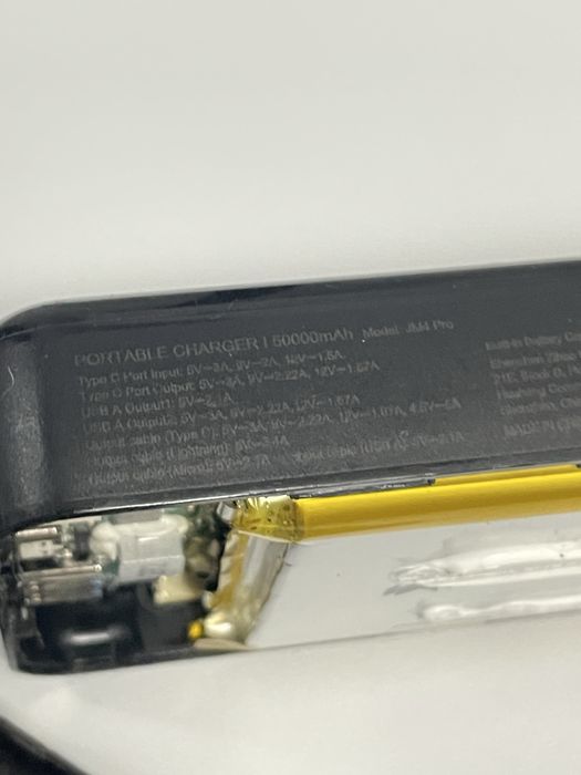 Baterie externa defecta 50000 mah