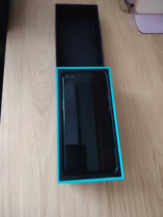 Telefon One Plus Nord 8gb RAM,128 GB memorie internă