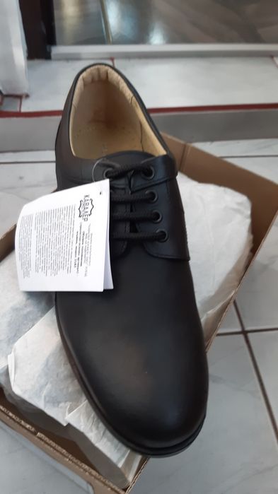 Обувки естествена кожа. 43 номер.