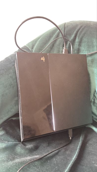 Play Station 4  продается