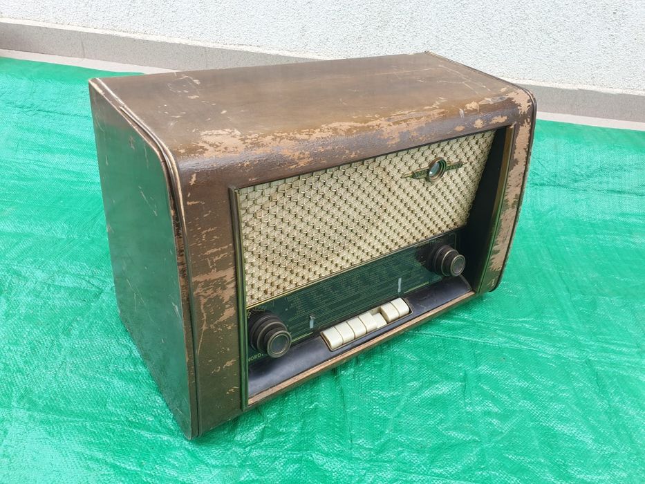 Vând Radio Nordmende model Fidelio-functional,made Germany  1954-1956-