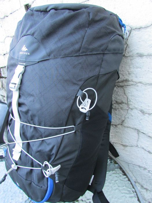 Туристическа раница Quechua Decathlon MH100 30L