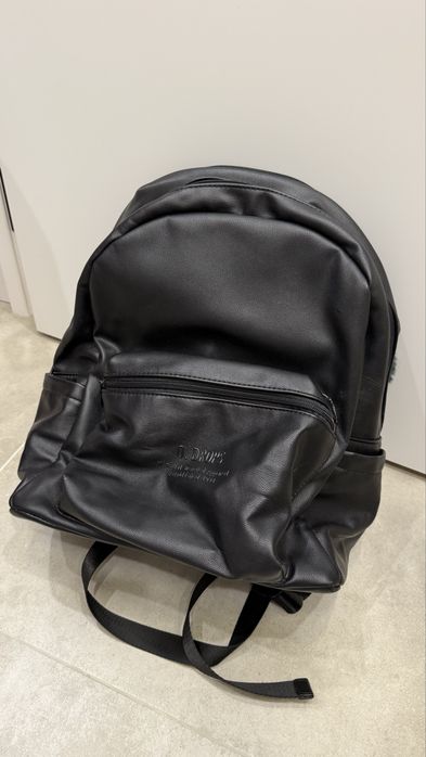 Рюкзак черный кожа
