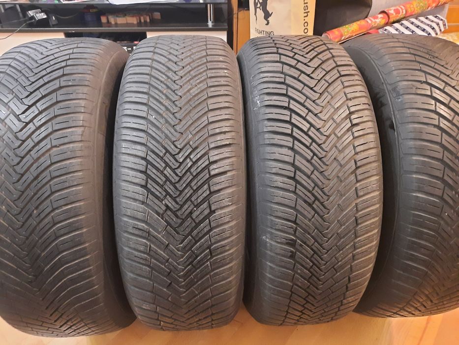 225/65R17 Continental Всесезонни