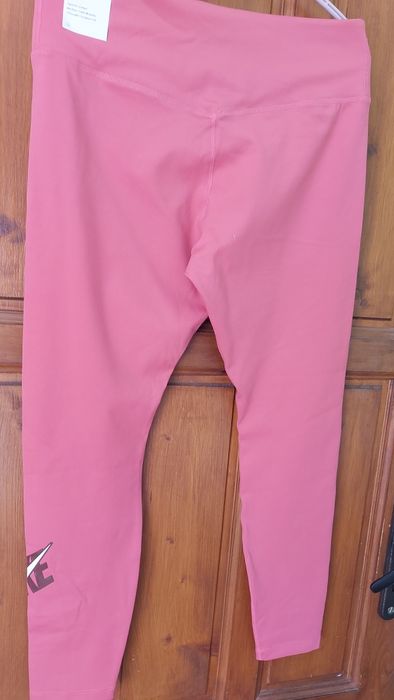 Нови оригинални дамски клинове Nike