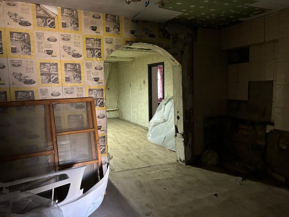 Продам дом + гараж , под коммерцию